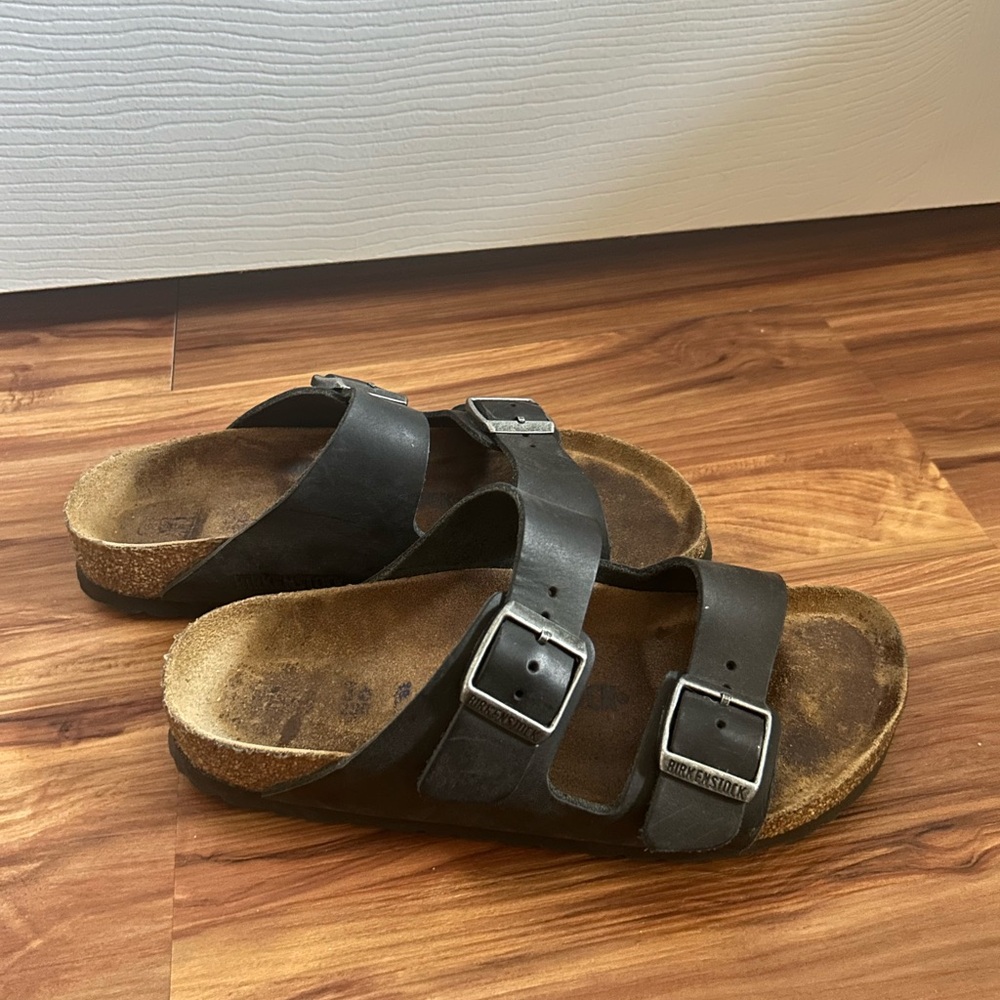 size 36 (us size 5-5.5) women’s black oiled leather arizona birkenstocks
